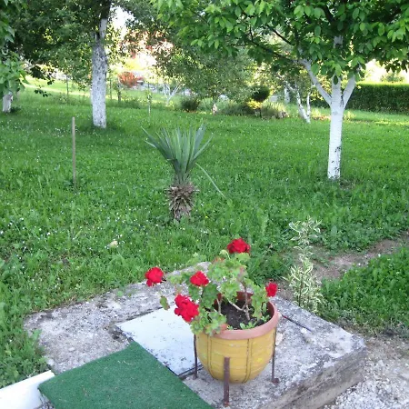 Yasica 2 Casa de hóspedes Izacic